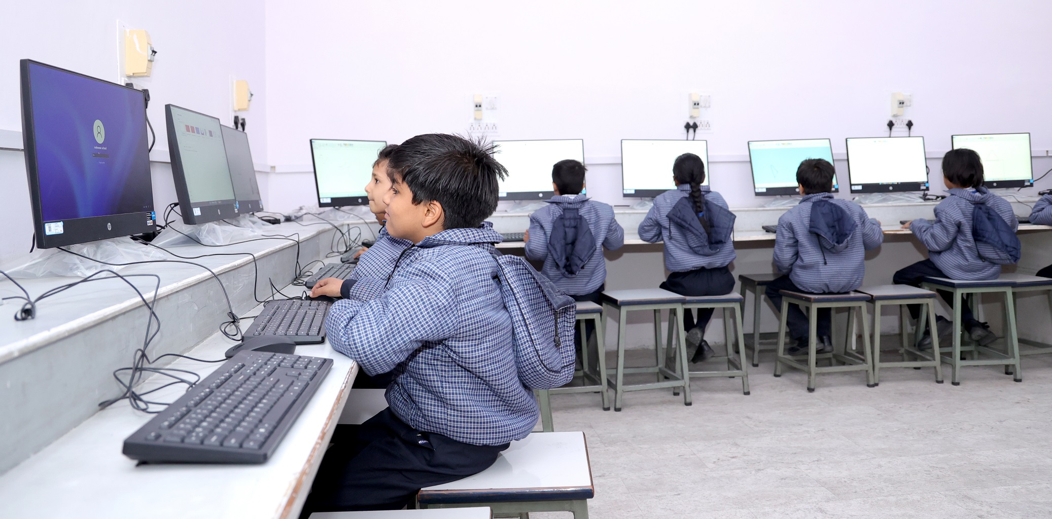JR COMPUTER LAB-1