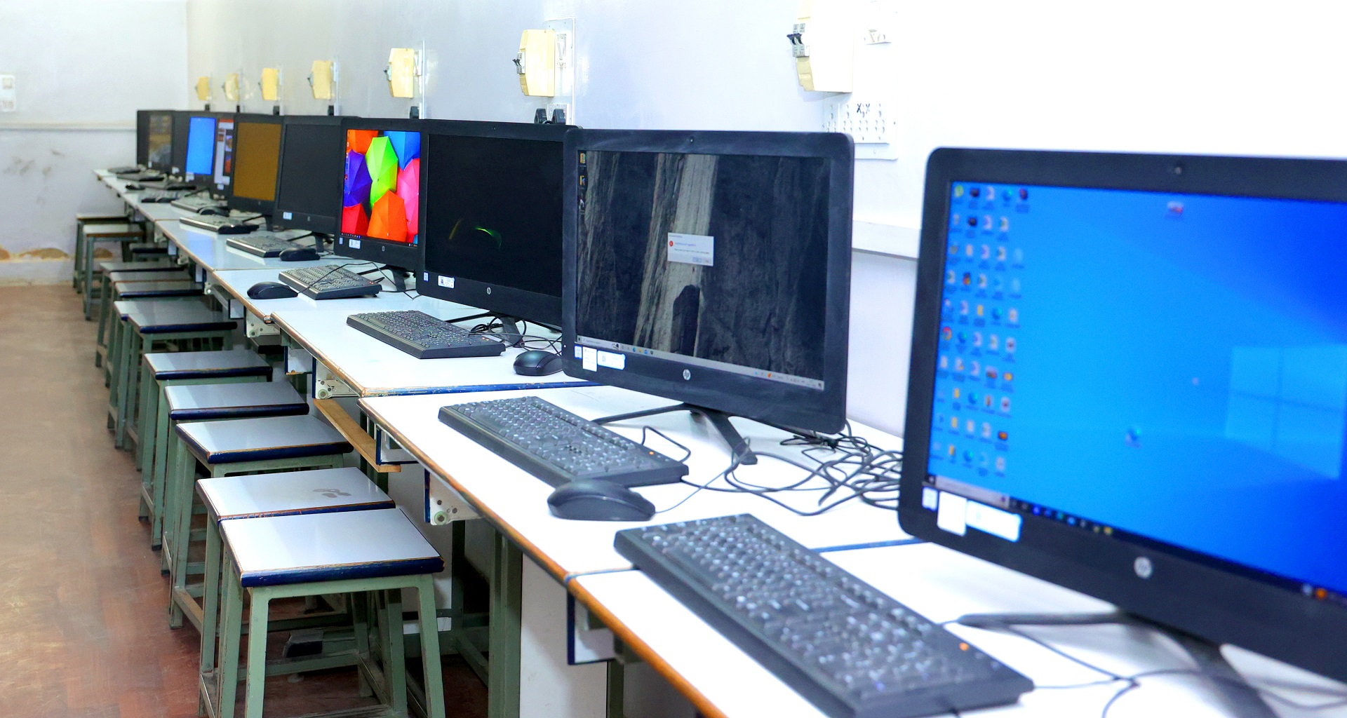 SR COMPUTER LAB